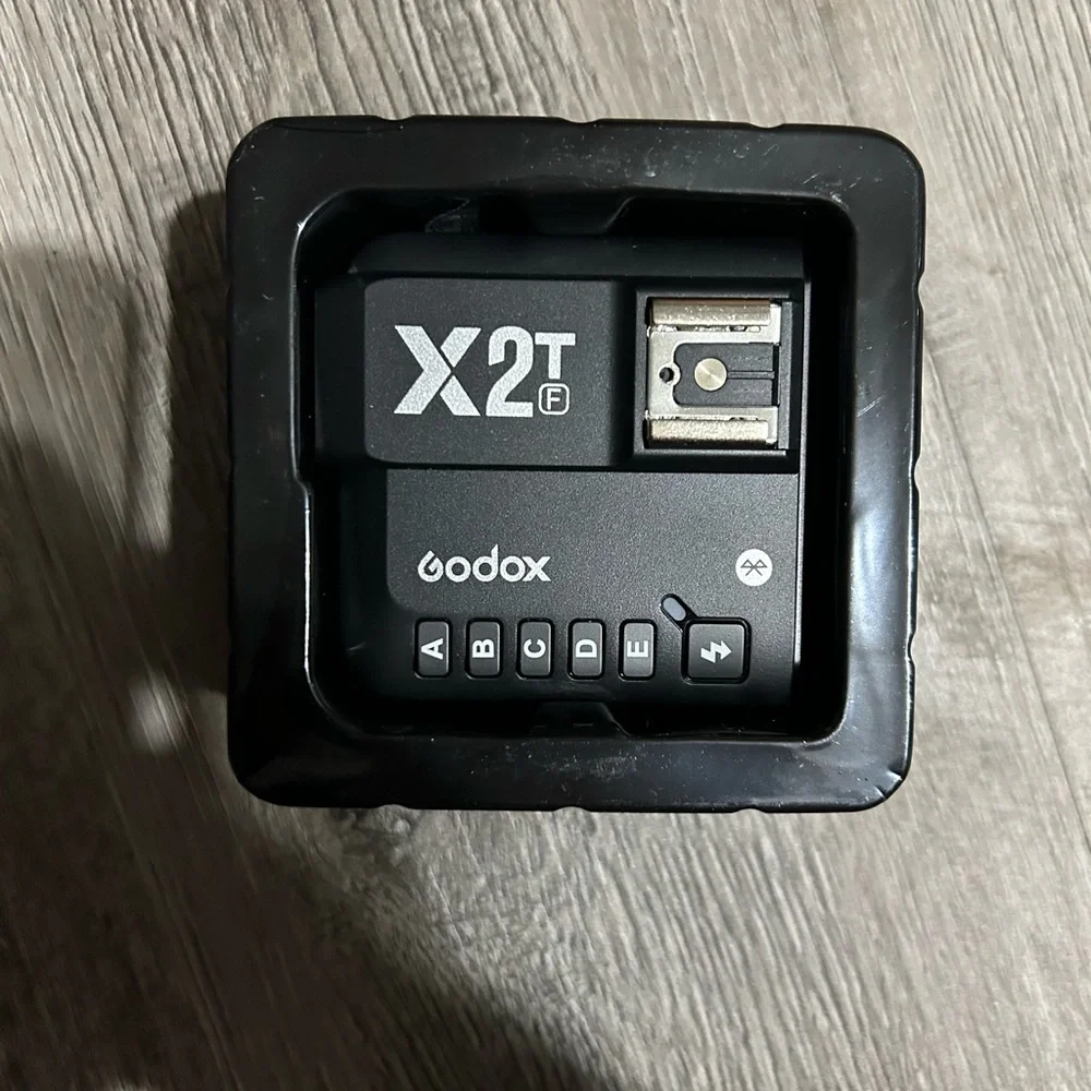 Wireless flash trigger
